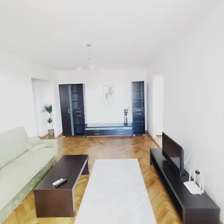 Lc Center Amzei Apartmán *